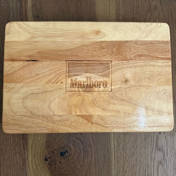 Vintage 90s Marlboro Oak Box Poker Set Chips Cards - Picture 2 of 6